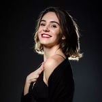 <a class="enlace" href="https://www.instagram.com/nerearoldan__/?utm_medium=copy_link" target="_blank">@Nerea R.</a>